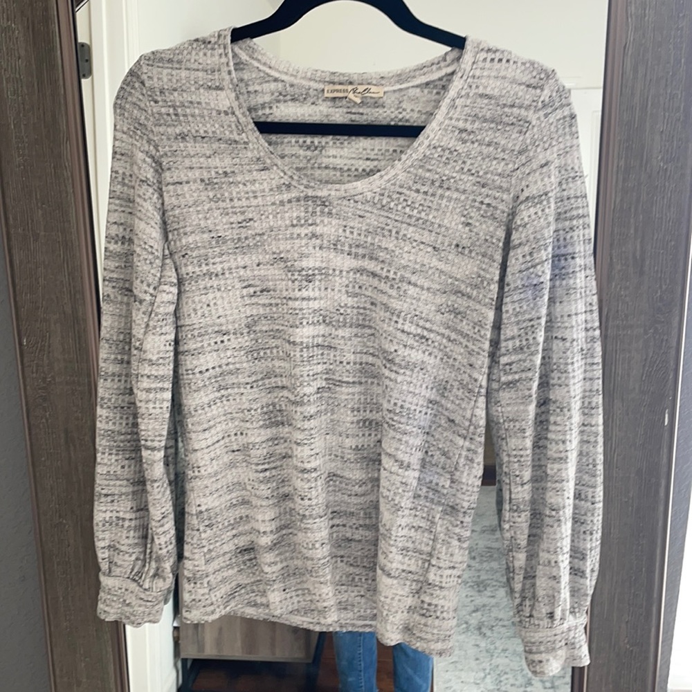 Express bubble sleeve top